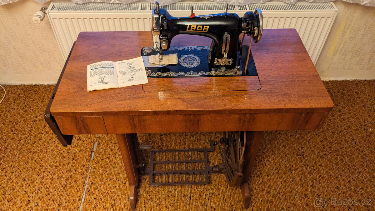 Mechanický šicí stroj Lada 122 - 6