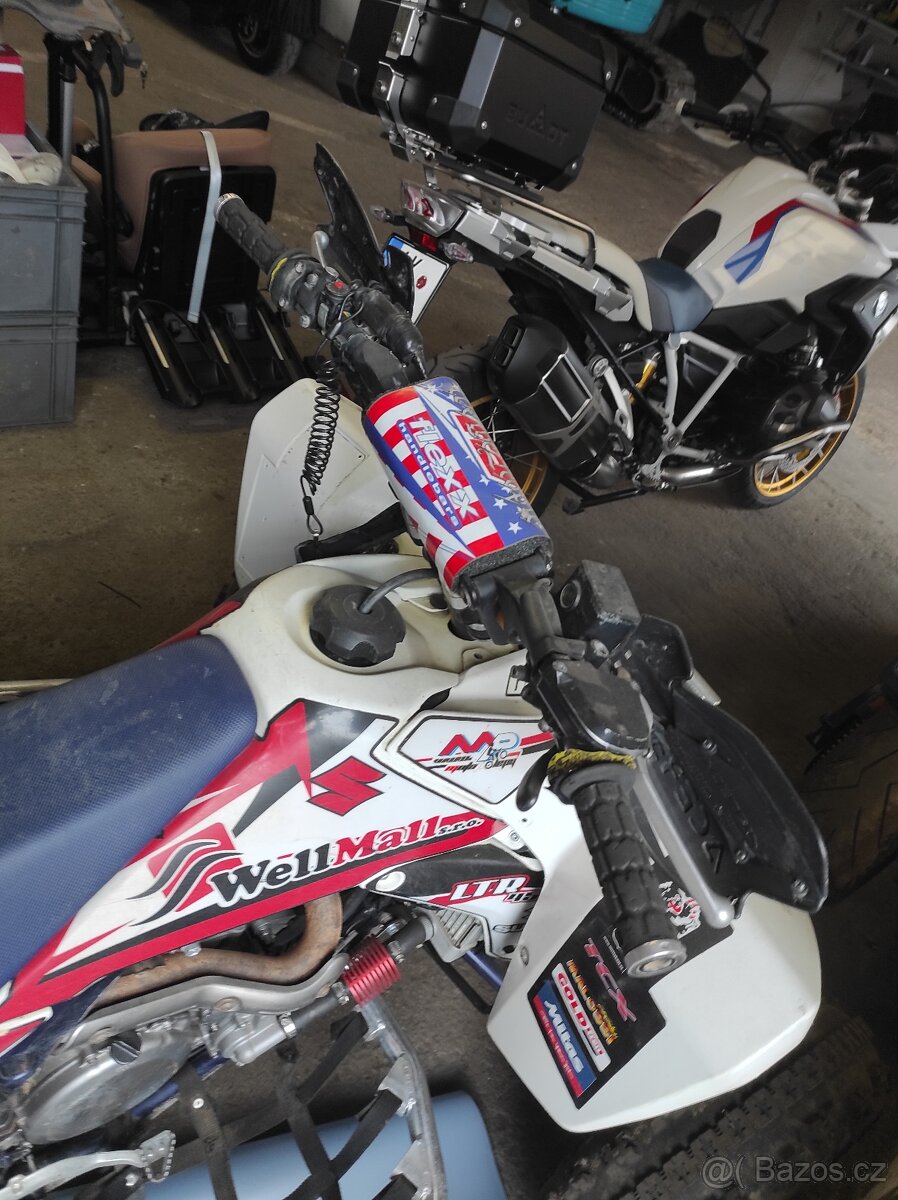 Závodní čtyřkolka Suzuki - 6
