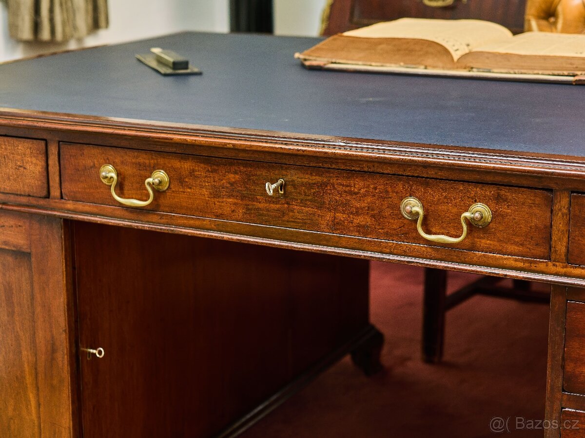 Velký anglický psací stůl. Oboustranný - 6