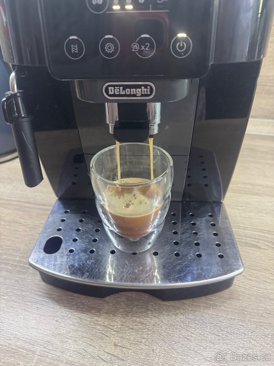 Dotykový kávovar delonghi magnifica start - 6