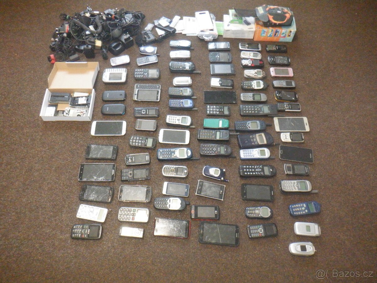 PRODÁM: SBĚRATELSKÉ MOBILY - 6