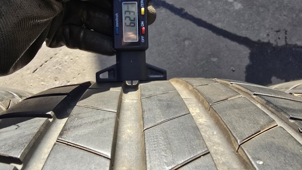 Letní pneu 245/40/18 Bridgestone - 6