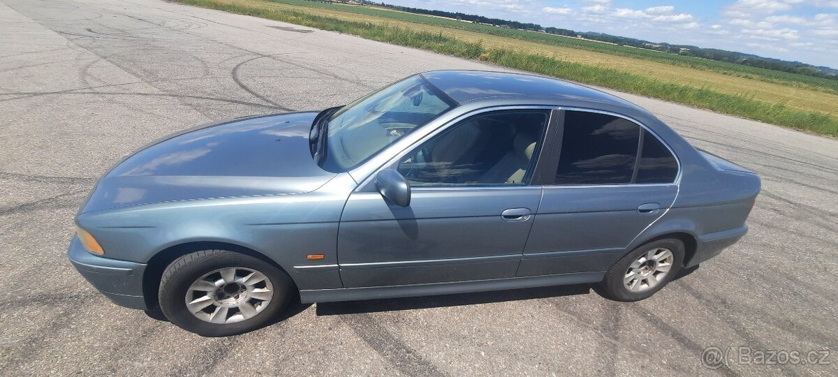 BMW 525i Sedan (E39) Facelift - 6
