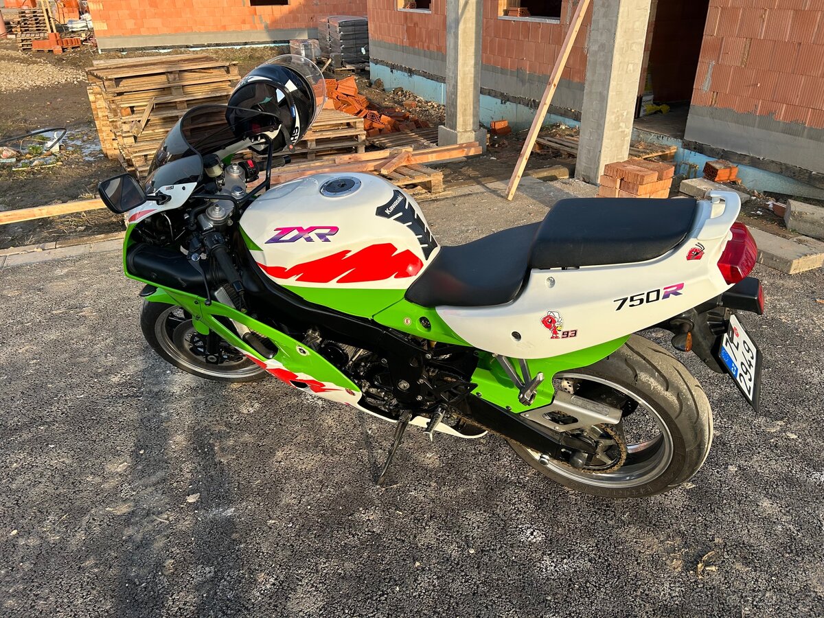 Kawasaki ZXR 750 - 6