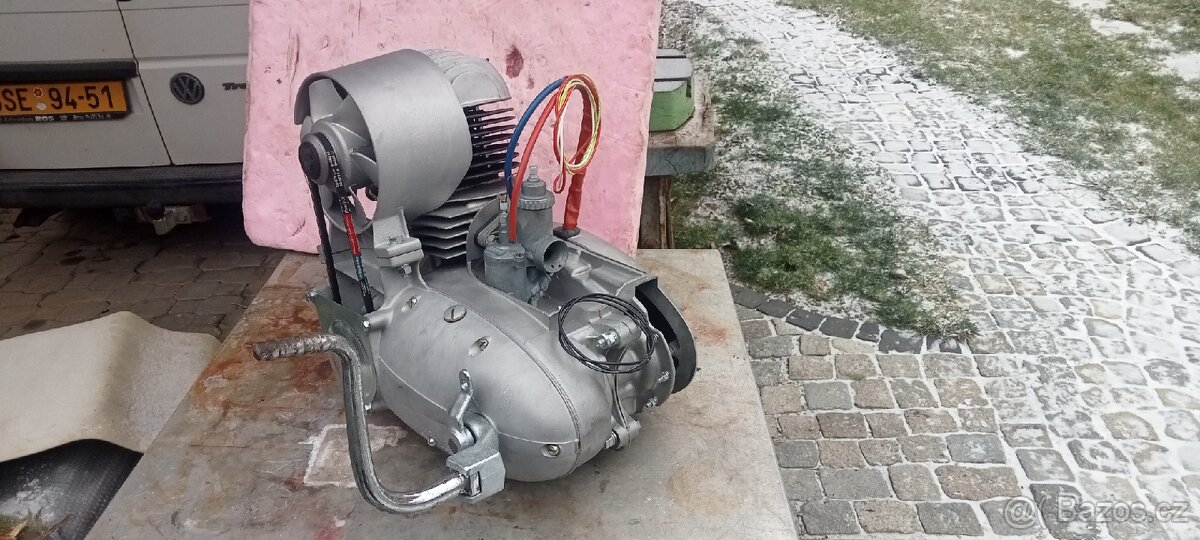 Motor skutr ČZ 502 - 6