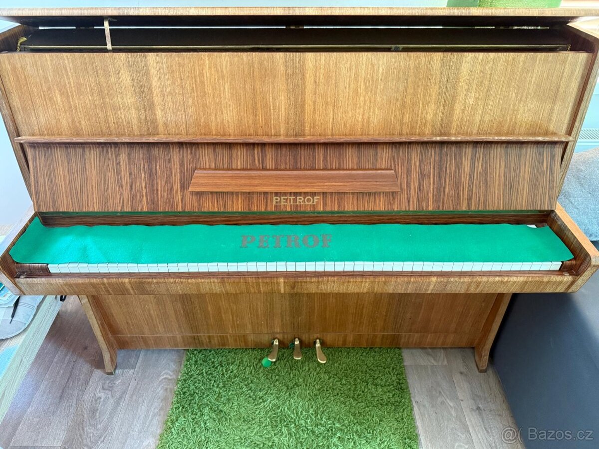 Prodám PETROF klavír - 6