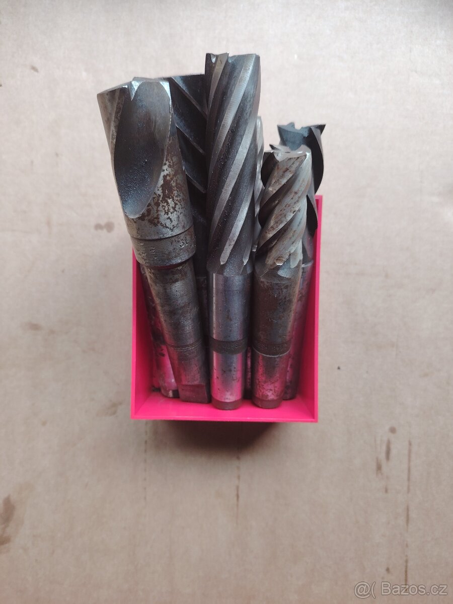 Sada fréz HSS – 200 ks, různé průměry, ČZ - 6