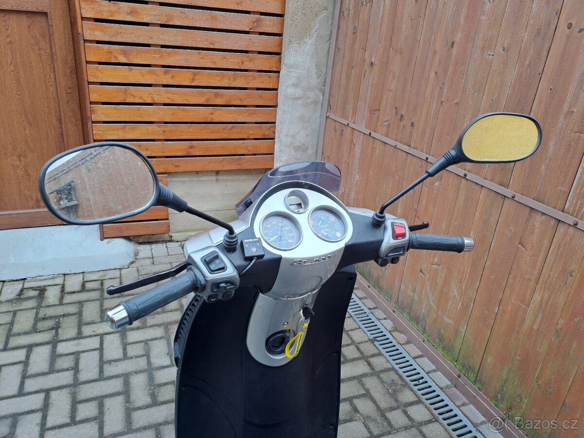 Piaggio Carnaby 125 - 6