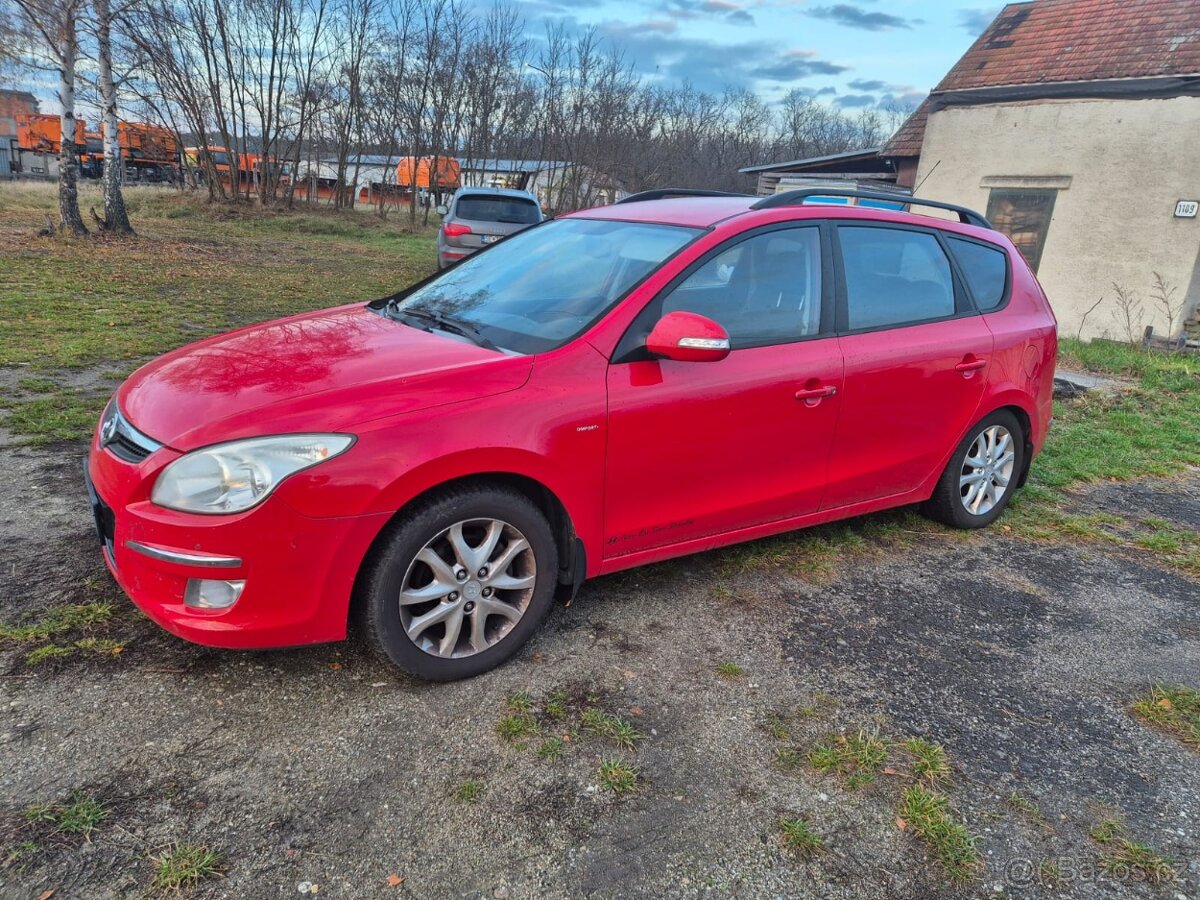 Hyundai i30cw 1.6 crdi 66kw 90ps - 6