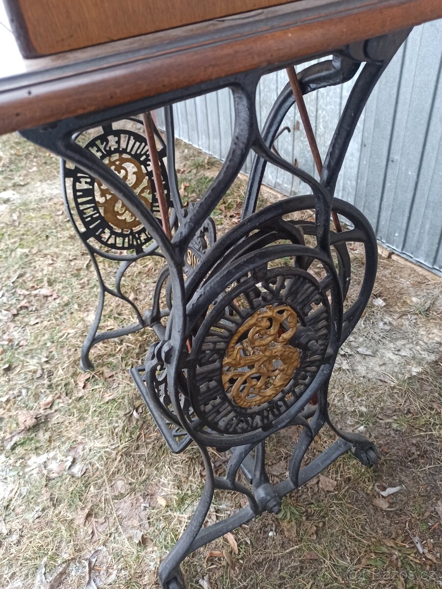 Luxusní šicí stroj Singer - 6