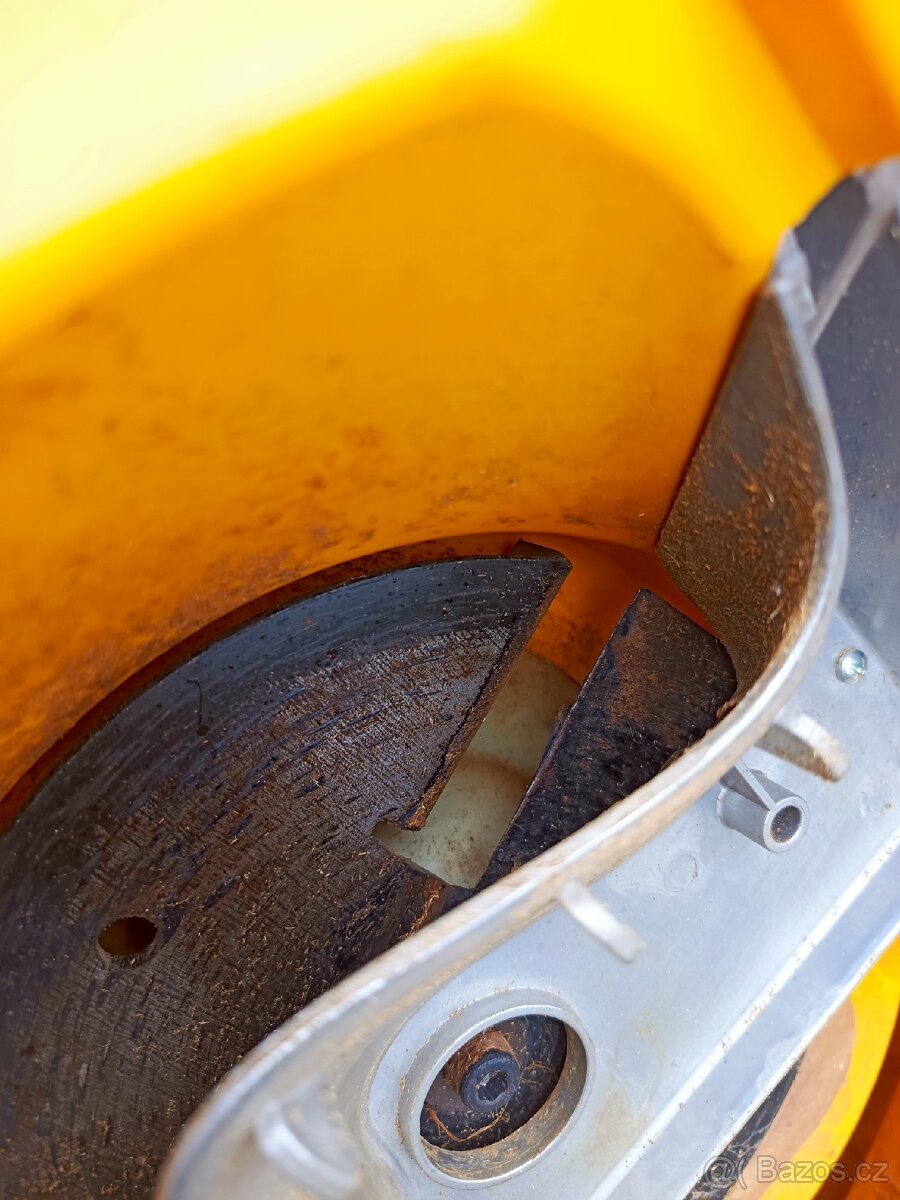 Elektrický drtič větví STIGA - 6