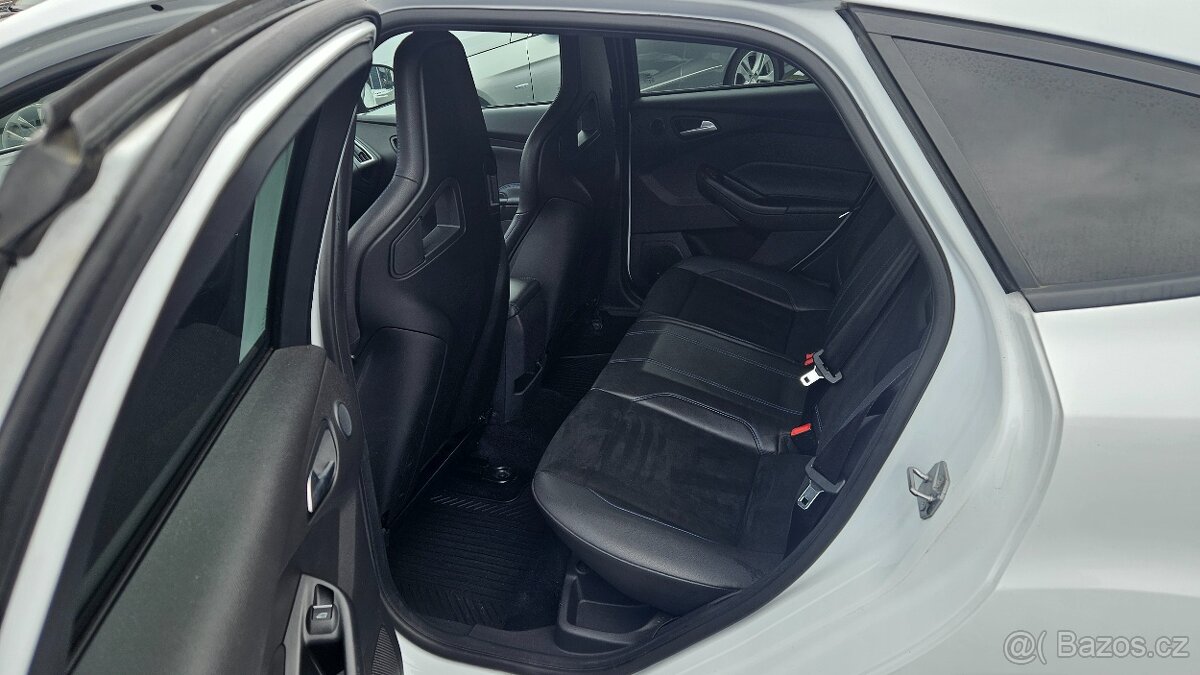 Ford Focus RS 2,3i - 6