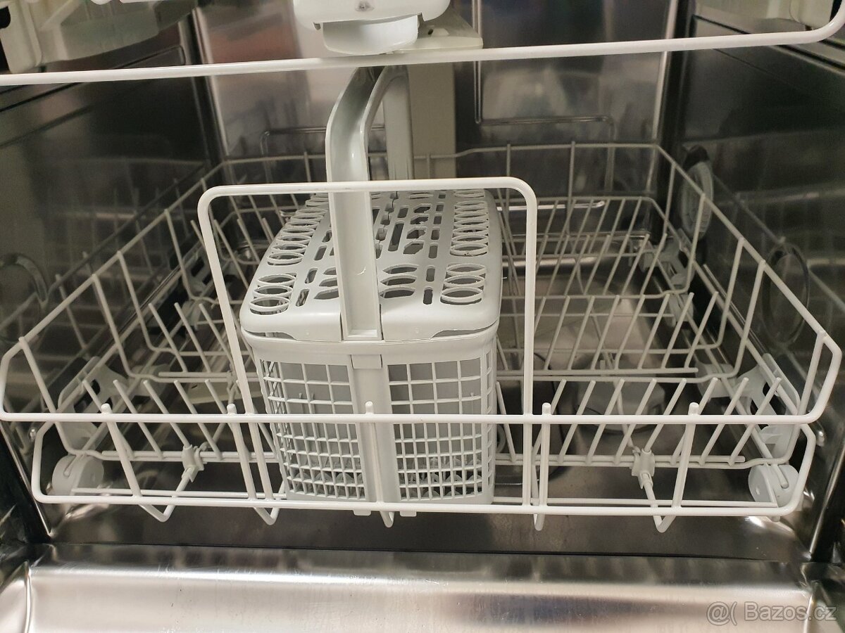 A+ myčka pod pracovní desku Electrolux s dovozem - 6