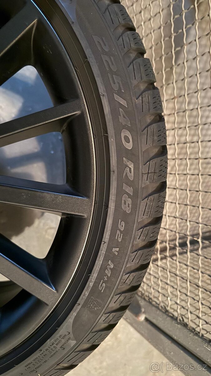 Alu kola Škoda Octavia 3 originál zimní pneu Pirelli 6,5mm - 6