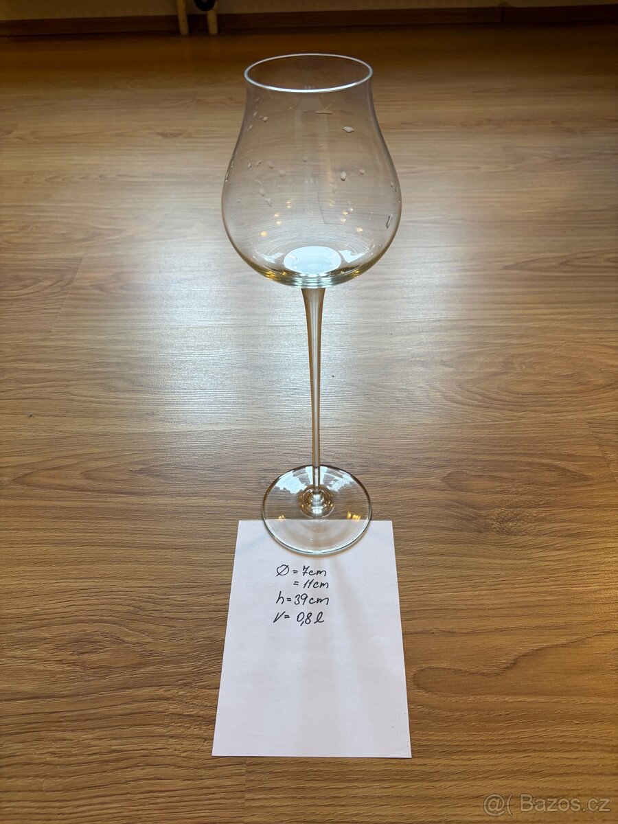 Obří skleněné číše - 6