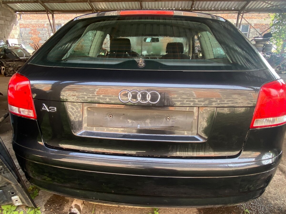 Audi A3,3 dveřový,rok výroby 2003,barvy LZ9W - 6