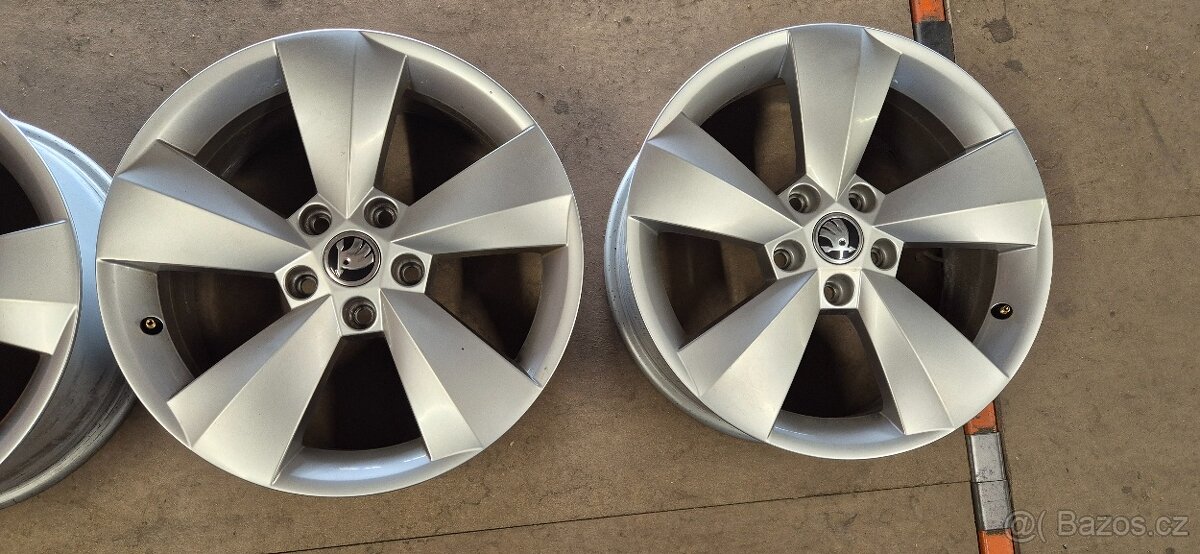 Alu kola originál Škoda 5x112 6,5x17 ET38 565 601 025 J - 6
