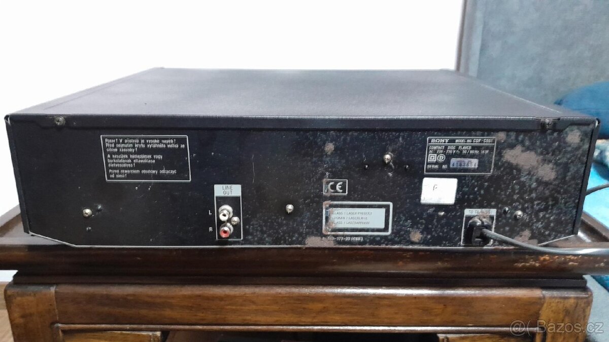 CD přehrávač Sony CDP-C661-měnič kompaktních disků. - 6