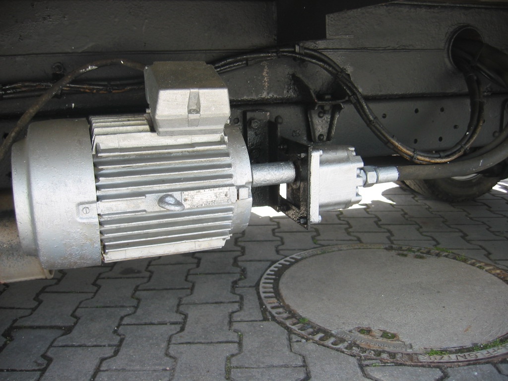 Prodám plošinu Nissan Cabstar - 6