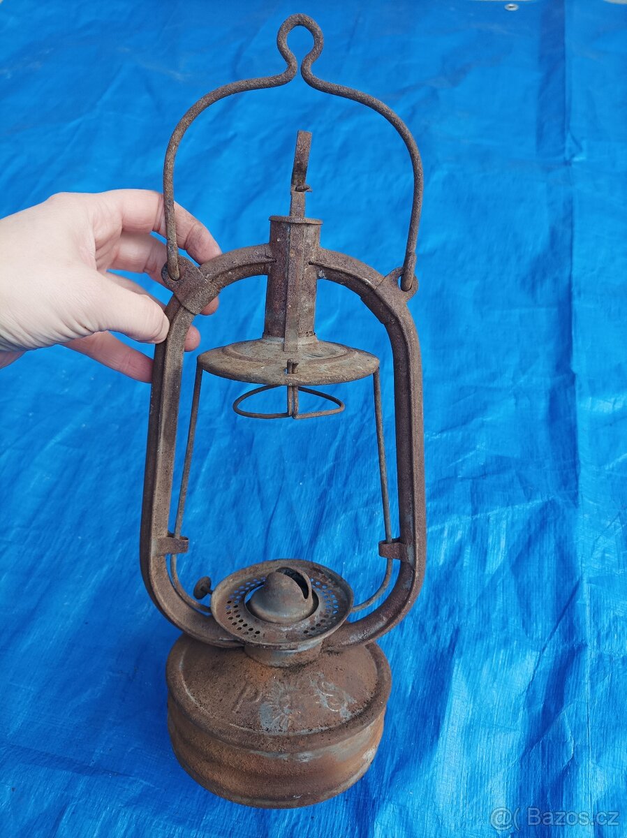 Stará petrolejová lampa PS - 6