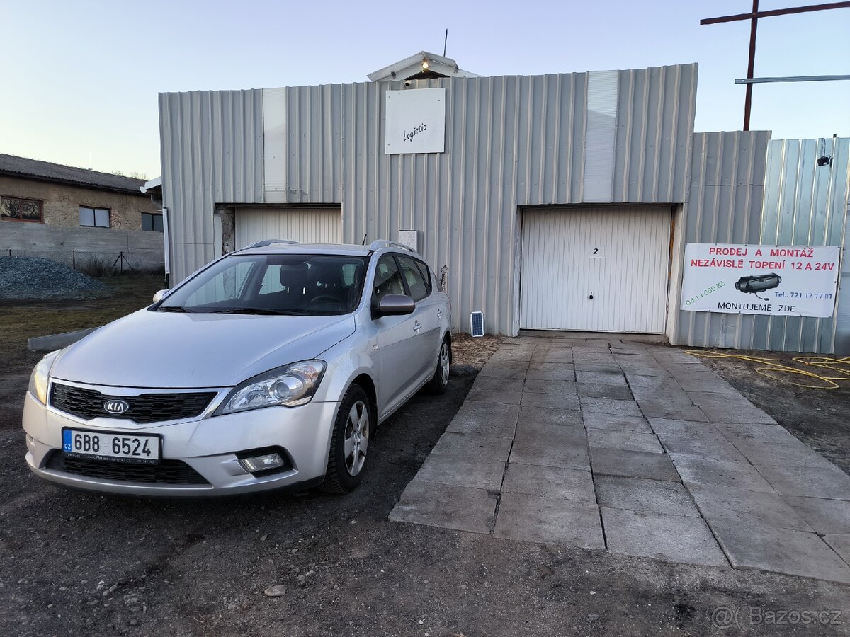 Kia Ceed combi, 1,6i benzín – pronájem - 6