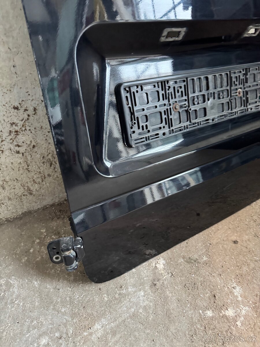 Ford Transit 2005, zadní 5. dveře - 6