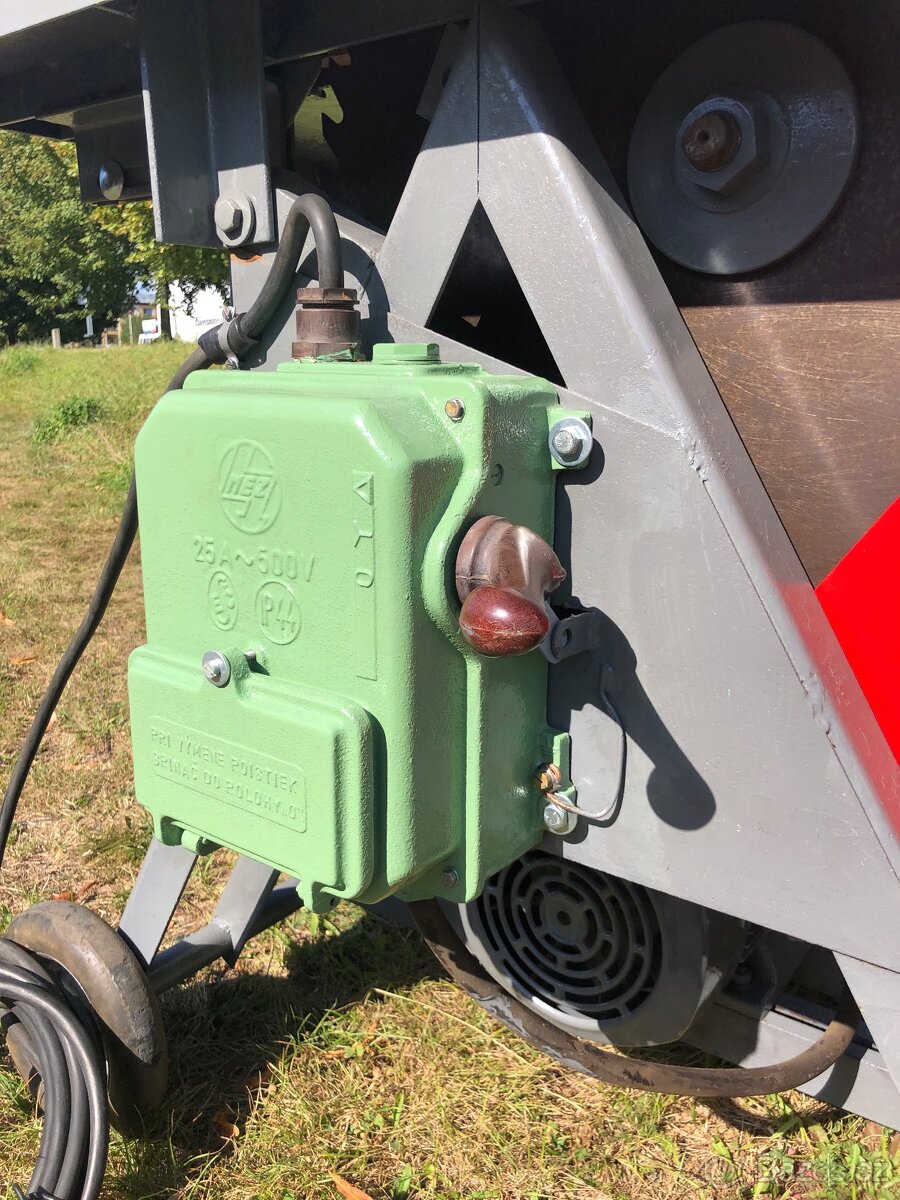 CIRKULÁRKA S KOLÉBKOU - 6