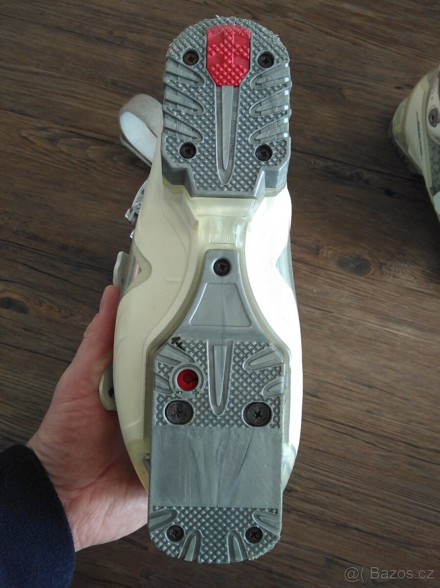 Prodám velmi pěkné dámské lyžáky HEAD velikost 38 - 6