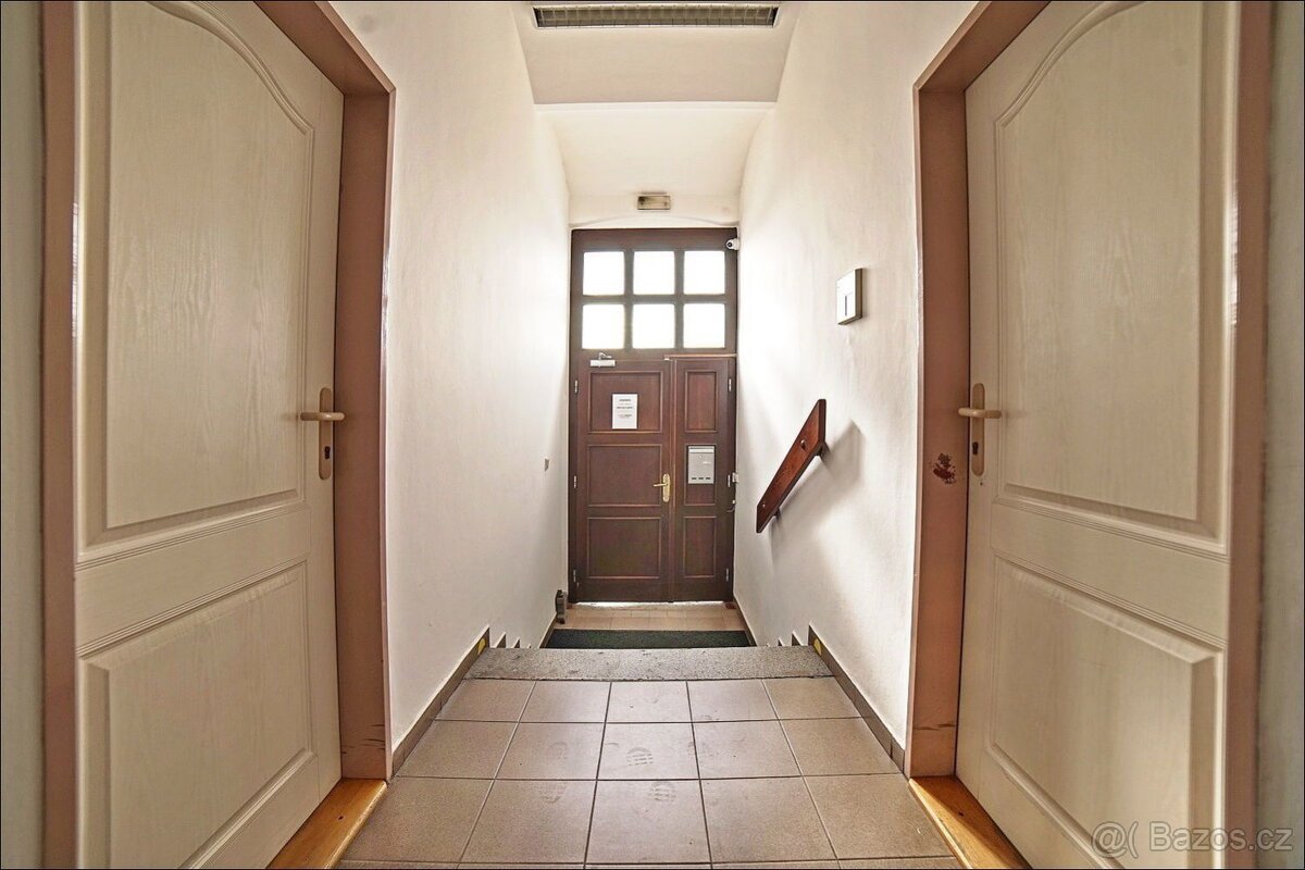 Pronájem kanceláře, 42 m2, Plzeň, ul. Domažlická - 6