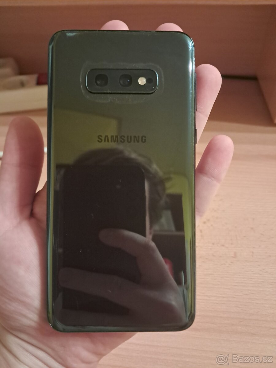 Samsung Galaxy S10e zachovalý - 6