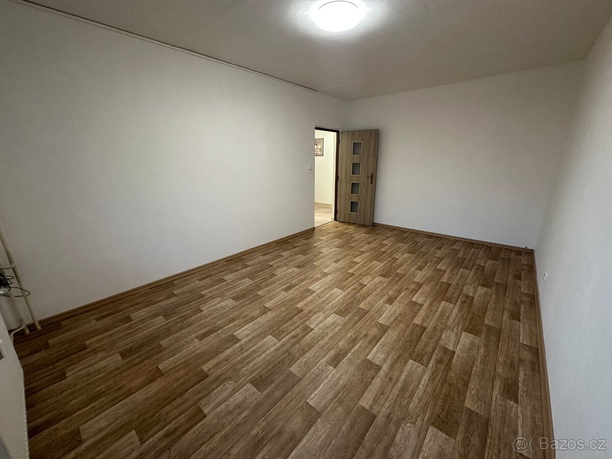 Pronájem bytu 2+1, 65 m² – Chvaletice - 6