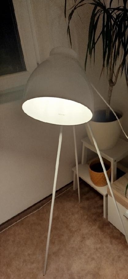 bílá lampa - 6