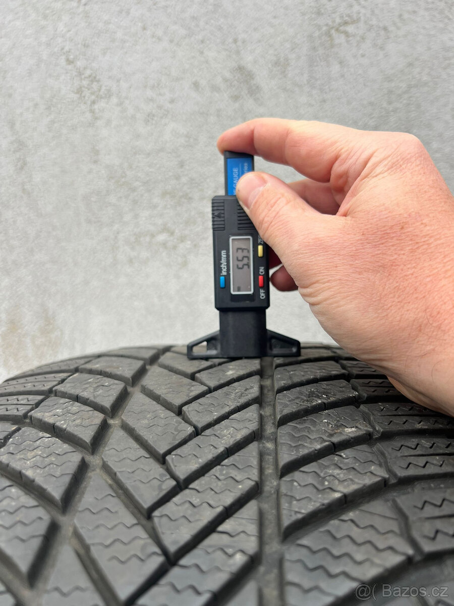 285/45R20 zimní pneu Bridgestone Blizzak LM005 5,5mm - 6