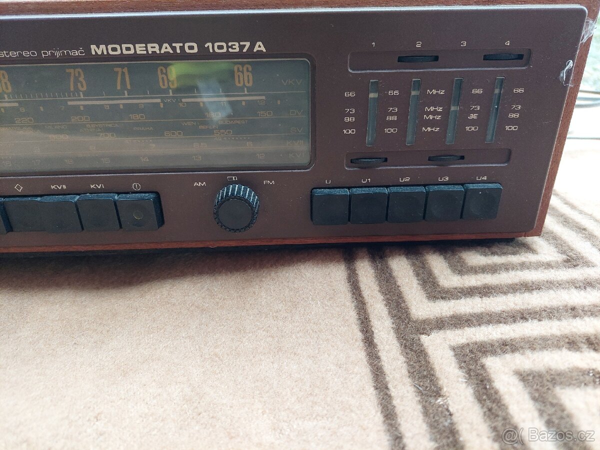 Gramofon Moderato 1037A, magnetofon B 709 - 6