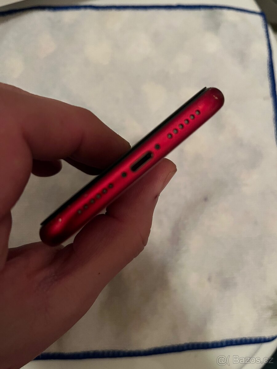 IPhone XR baterie 100 % - 6