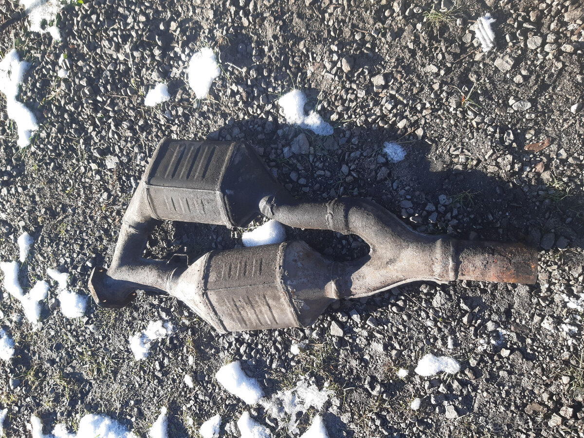 AUDI A8, S8 D2 - prodám výfuk + předkatalyzátory - 6