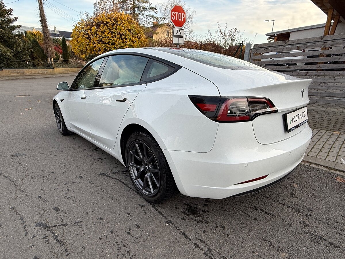TESLA MODEL 3 SR+ 08/2021 74134KM SOH 92% BÍLÝ INTERIÉR - 6
