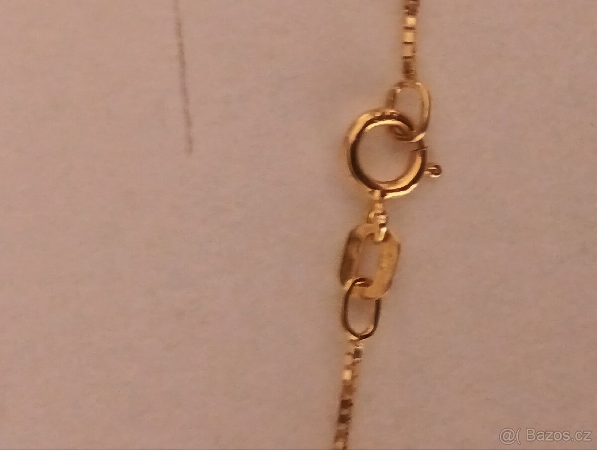 Zlatý řetízek s přívěskem se zirkony - 6