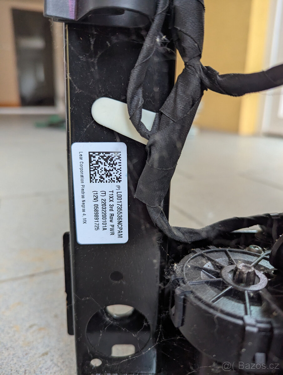 Chevrolet Tahoe sedačky - 6