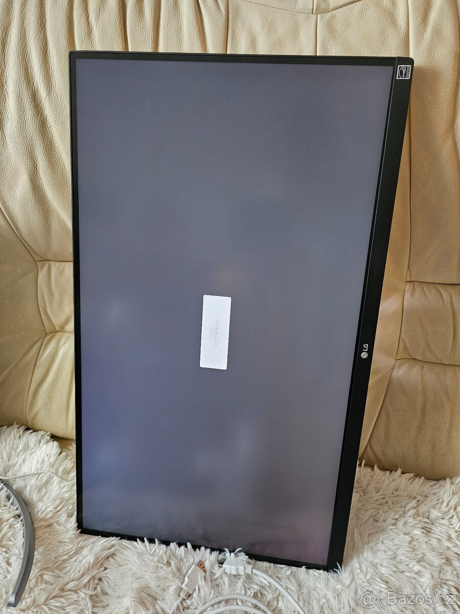 27" LG 27UP650P-W - 6