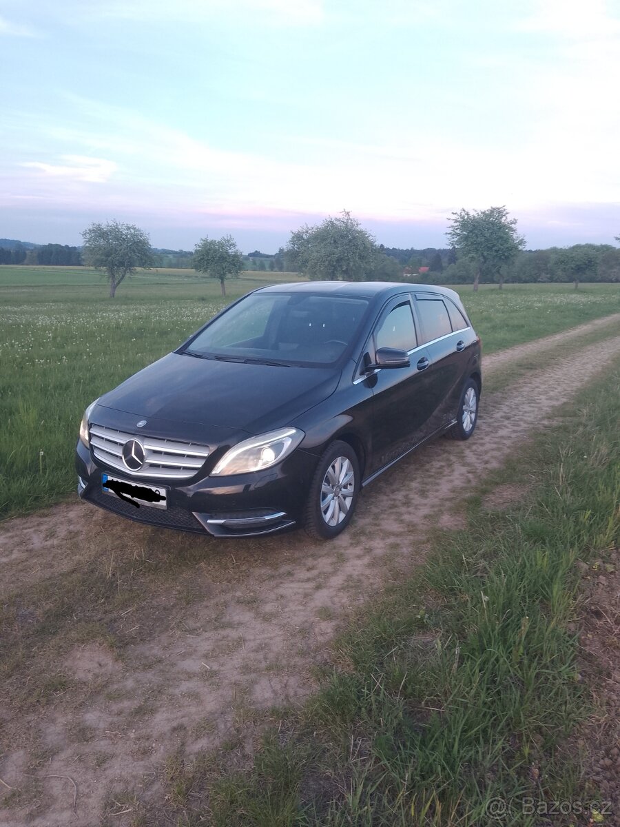 Mercedes Benz B180 - 6