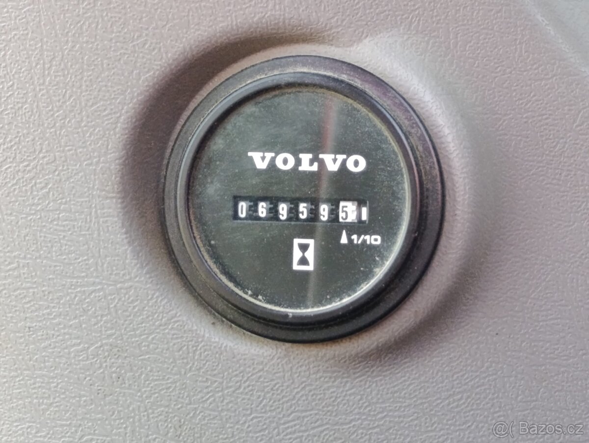 Kolový otočný bagr Volvo EW 210 D - 6