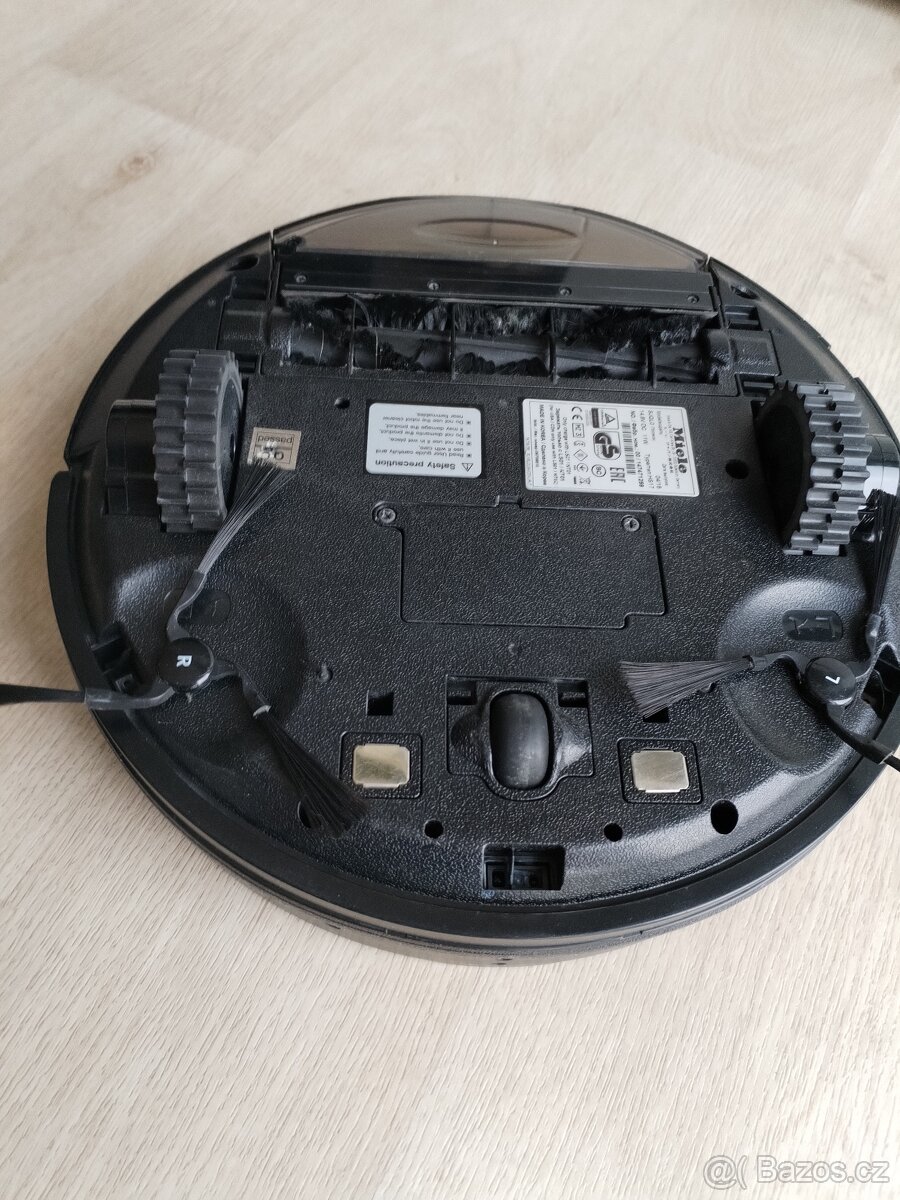 Robotický vysavač Miele Scout RX1 - 6