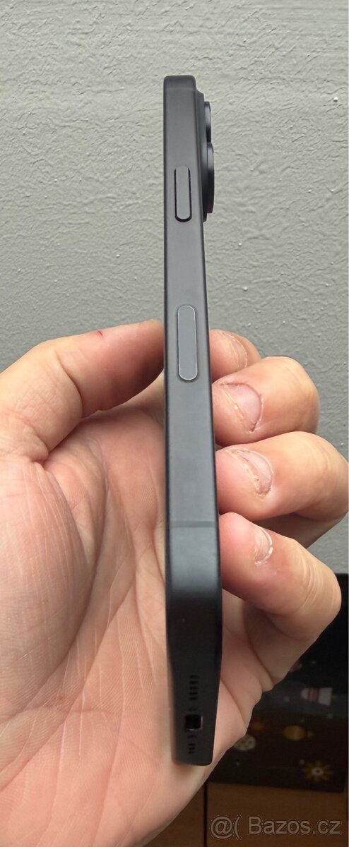 iPhone 16 128 GB černá - 6