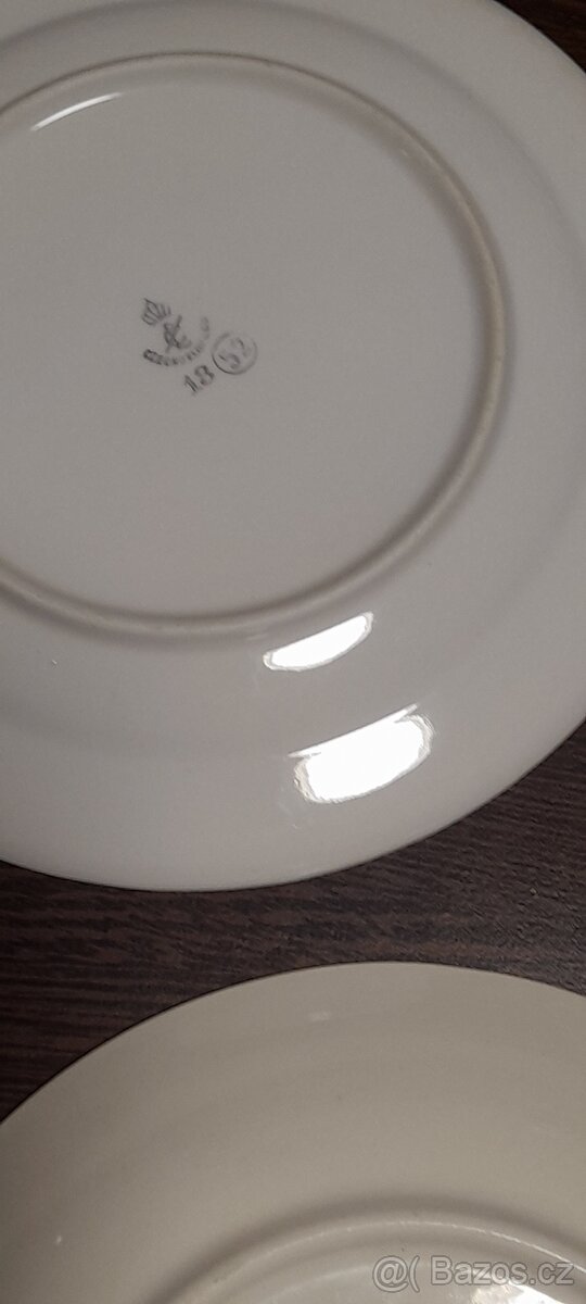 Starožitné dětské talířky a velký porcelánový hrnek - 6