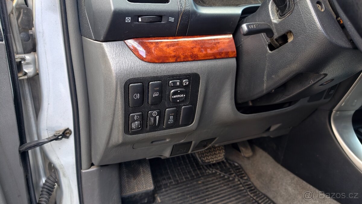 Toyota Land Cruiser 120 - 6