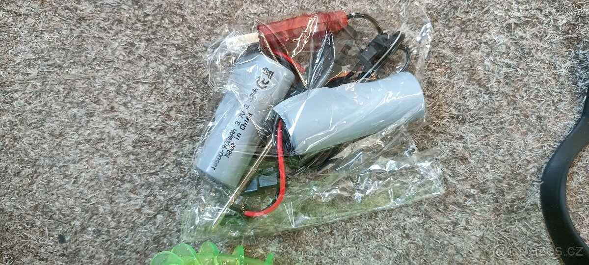 RC obojživelné auto Amazefun zelené - 6