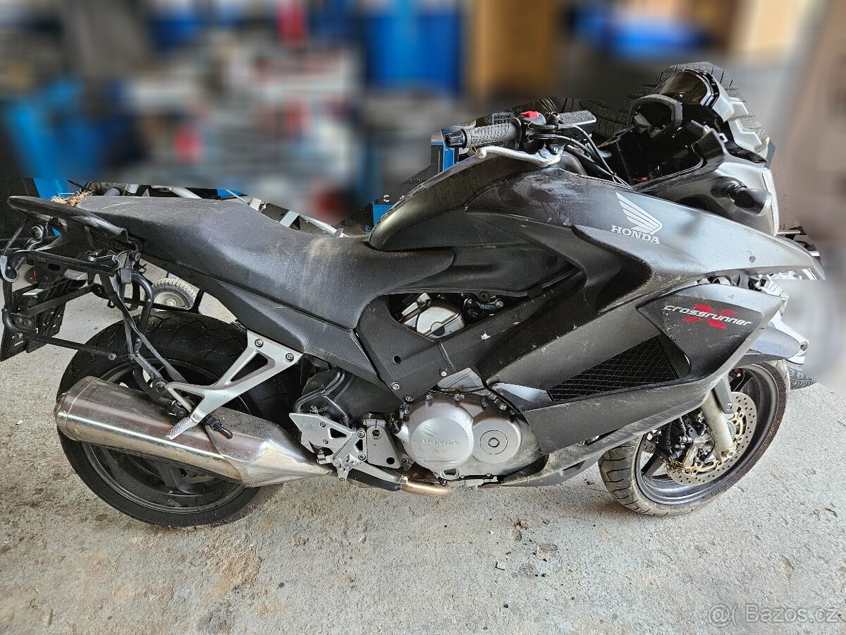 Honda VFR 800X - 6