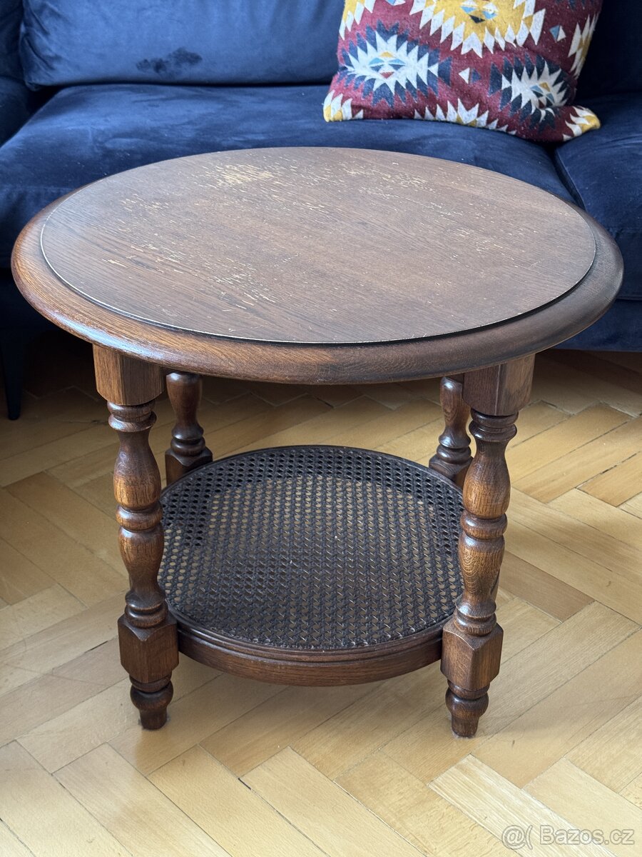 Rustikální kulatý konferenční stolek z masivu - 6