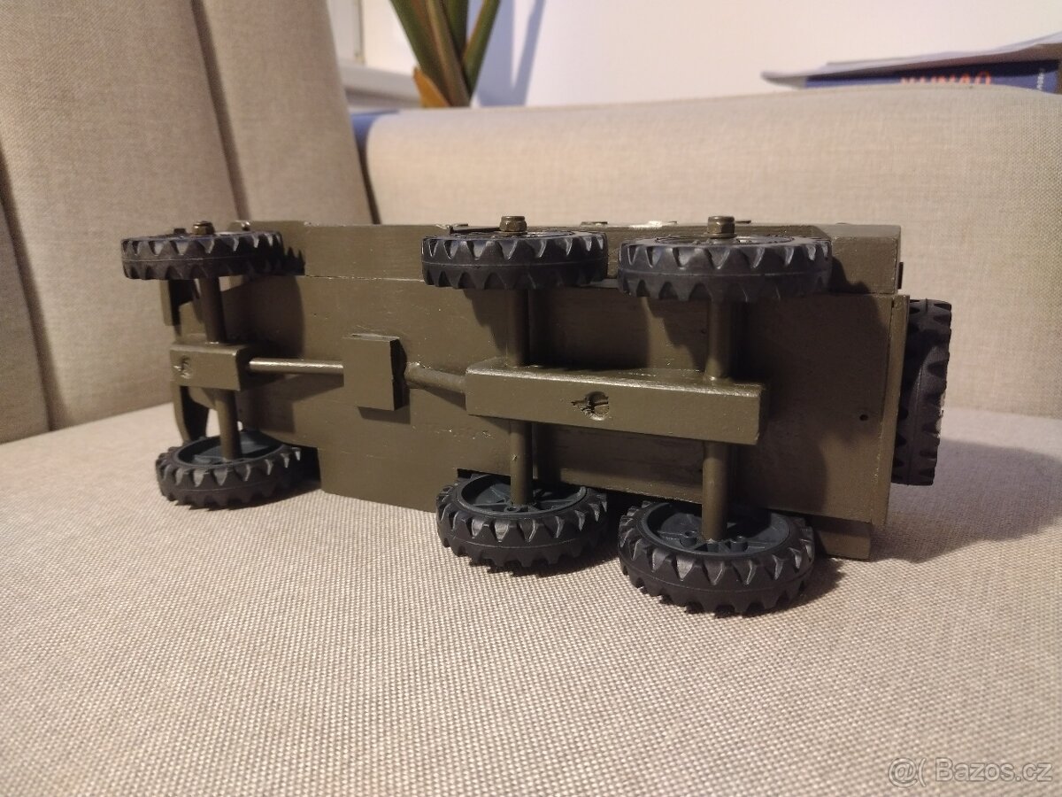 Krásný starý model obrněného vozidla, dřevo+kov - 6
